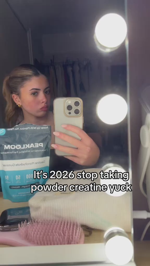 peakloom-blueberry-creatine-gummies-5g-creatine-monohydrate-video-testimonial-woman.